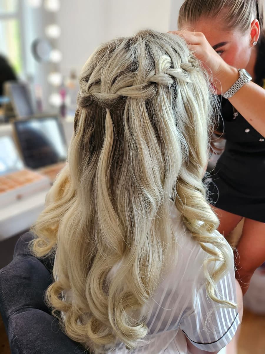 Hair Extensions & Wigs